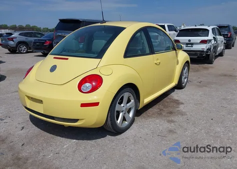 2006 Volkswagen New Beetle 2.5 from USA, damaged, VIN 3VWSW31C96M411997